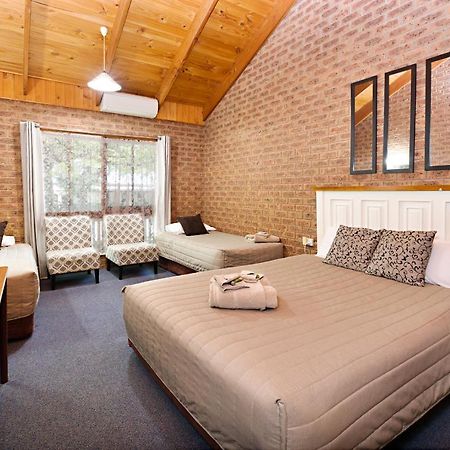 Beechworth Carriage Motor Inn Bagian luar foto
