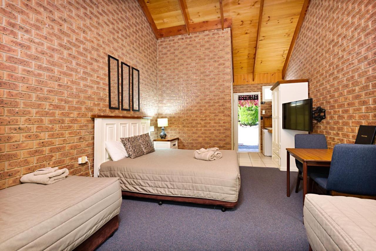 Beechworth Carriage Motor Inn Bagian luar foto